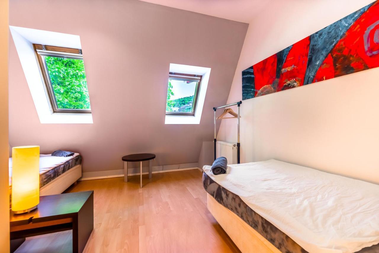 Lovely 4-Bedroom Flat In Historical Center With Stunning View Trenčín Exterior foto